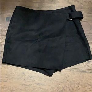Zara trendy black skort